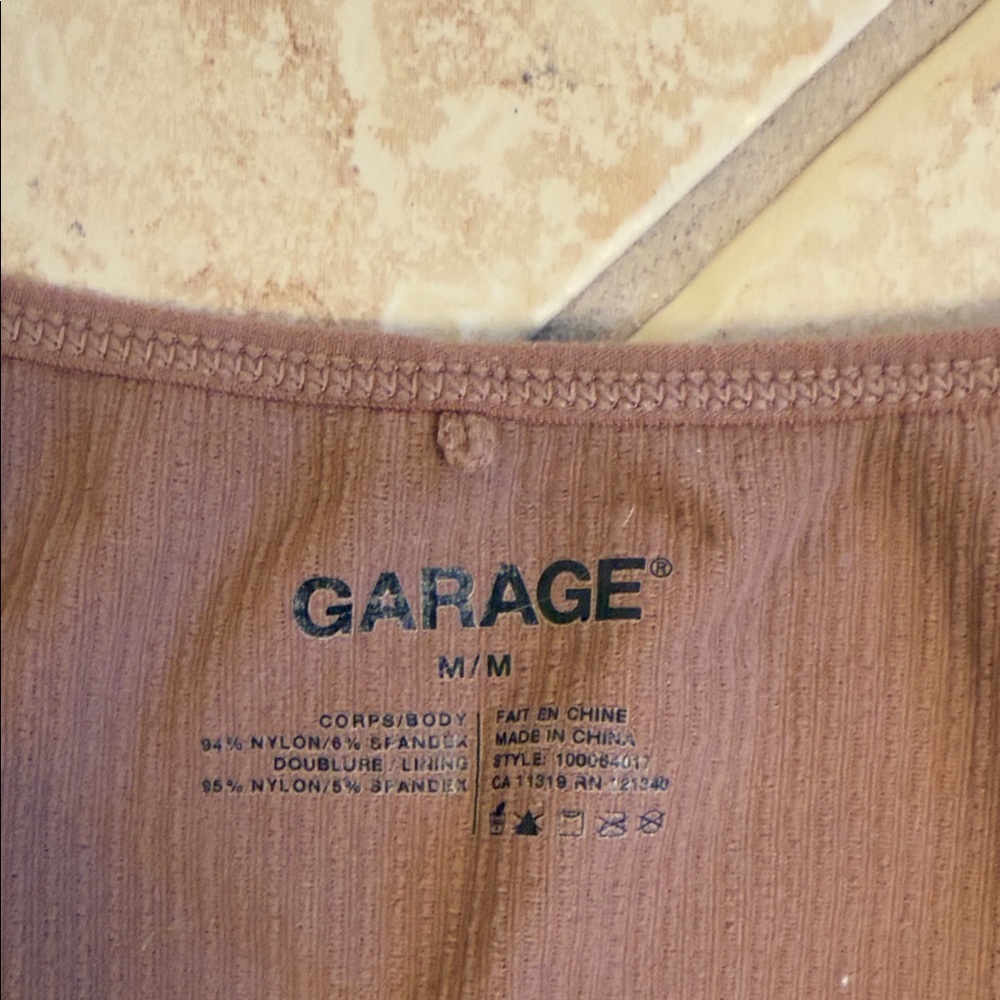 Garage Ribbed Crop Top - Picture 3 of 4